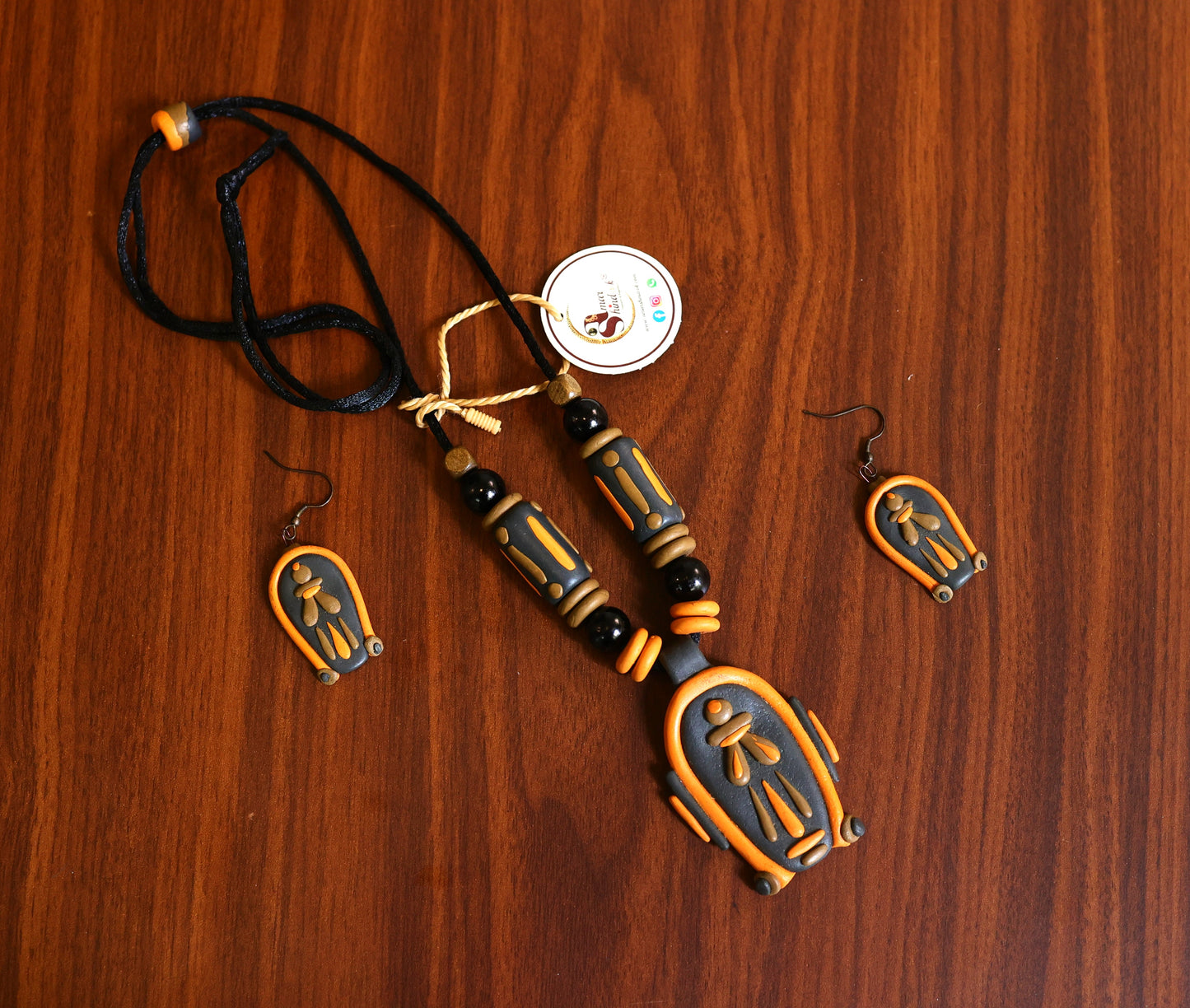 Niva Poly Ceramic Necklace & Earring set