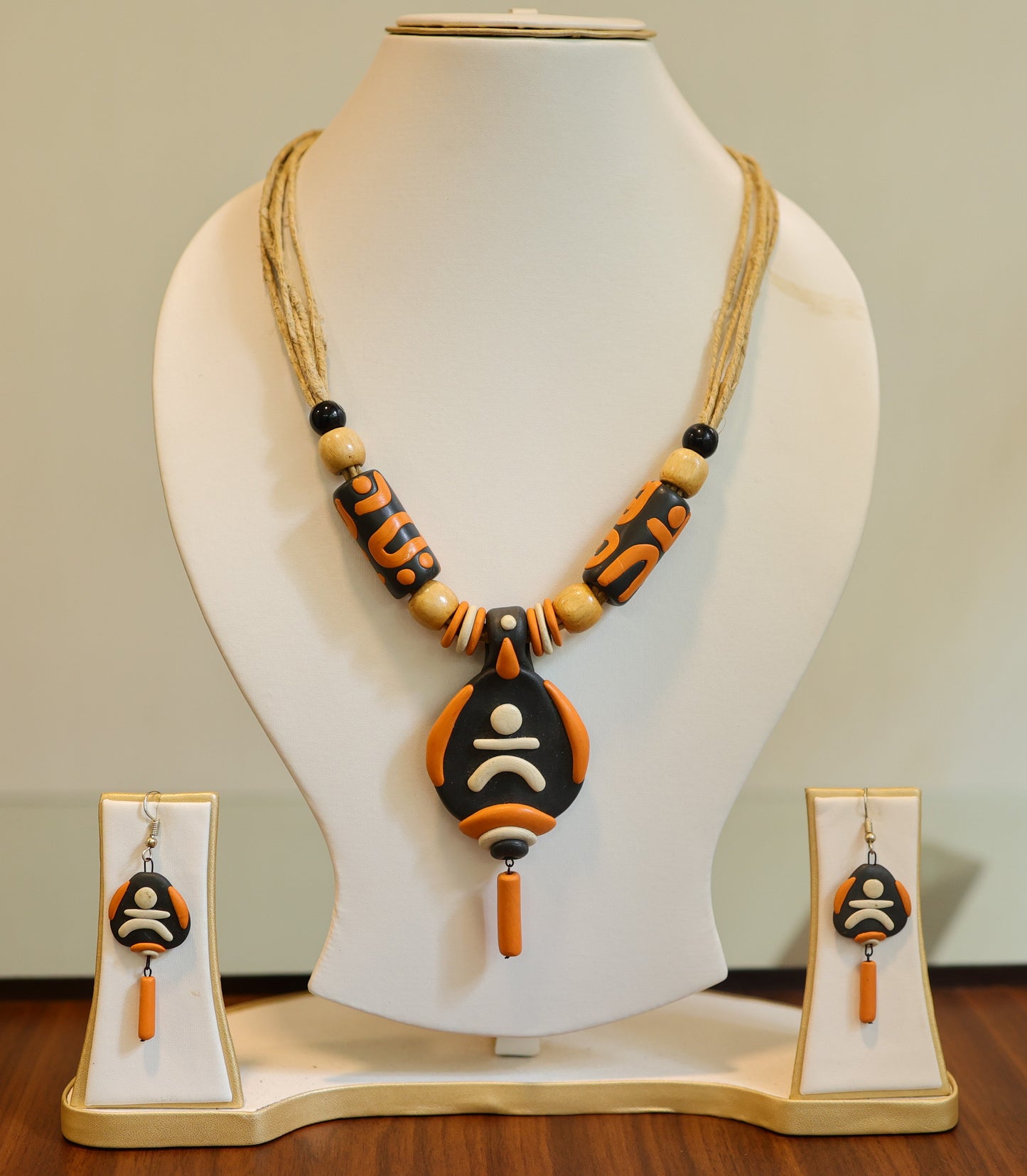 Kashvi Poly Ceramic Necklace & Earring set