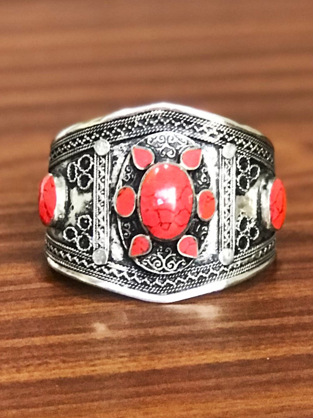 Fariza Turkmeni Handcuff