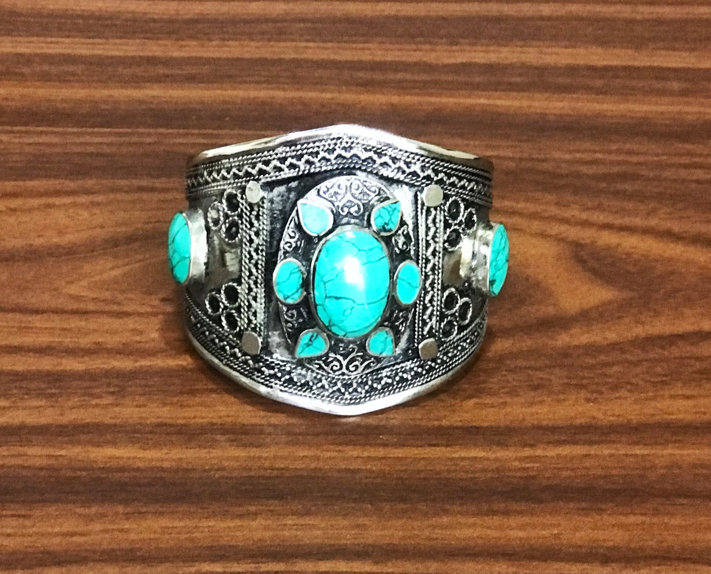 Elmira Turkmeni Handcuff