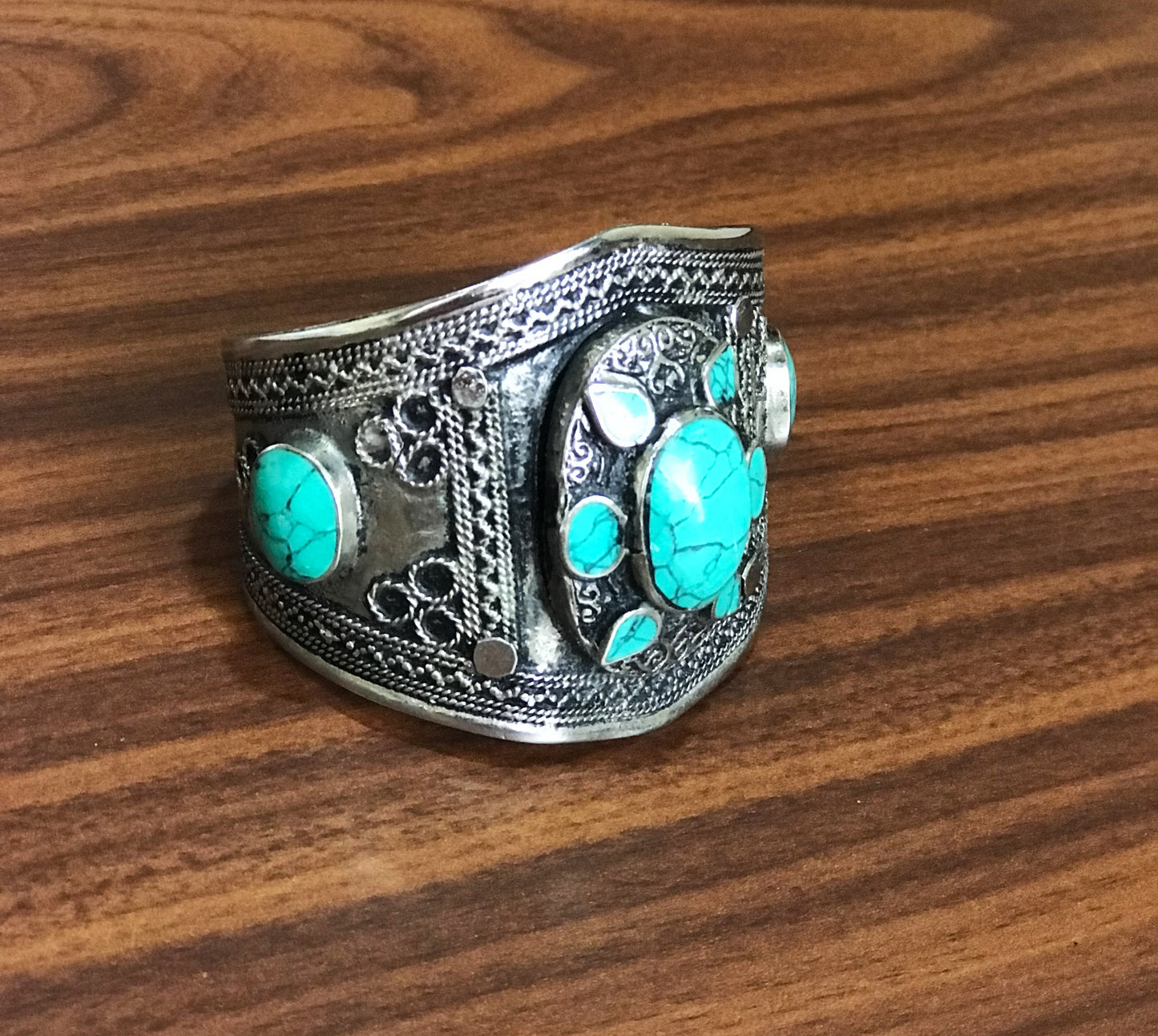 Elmira Turkmeni Handcuff