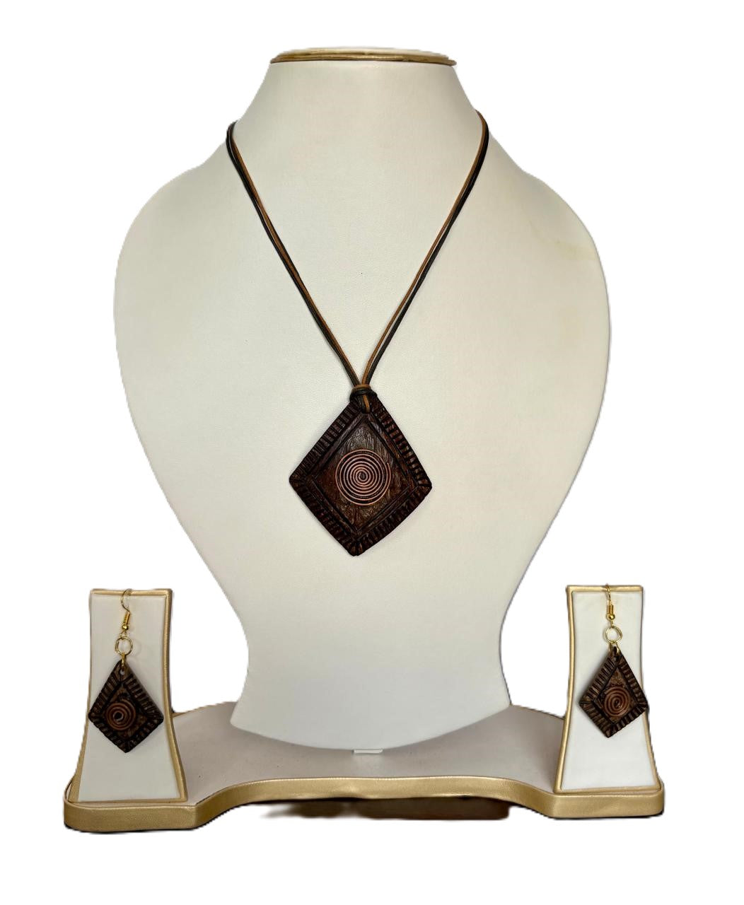 Siya Coco Shell Necklace & Earring set