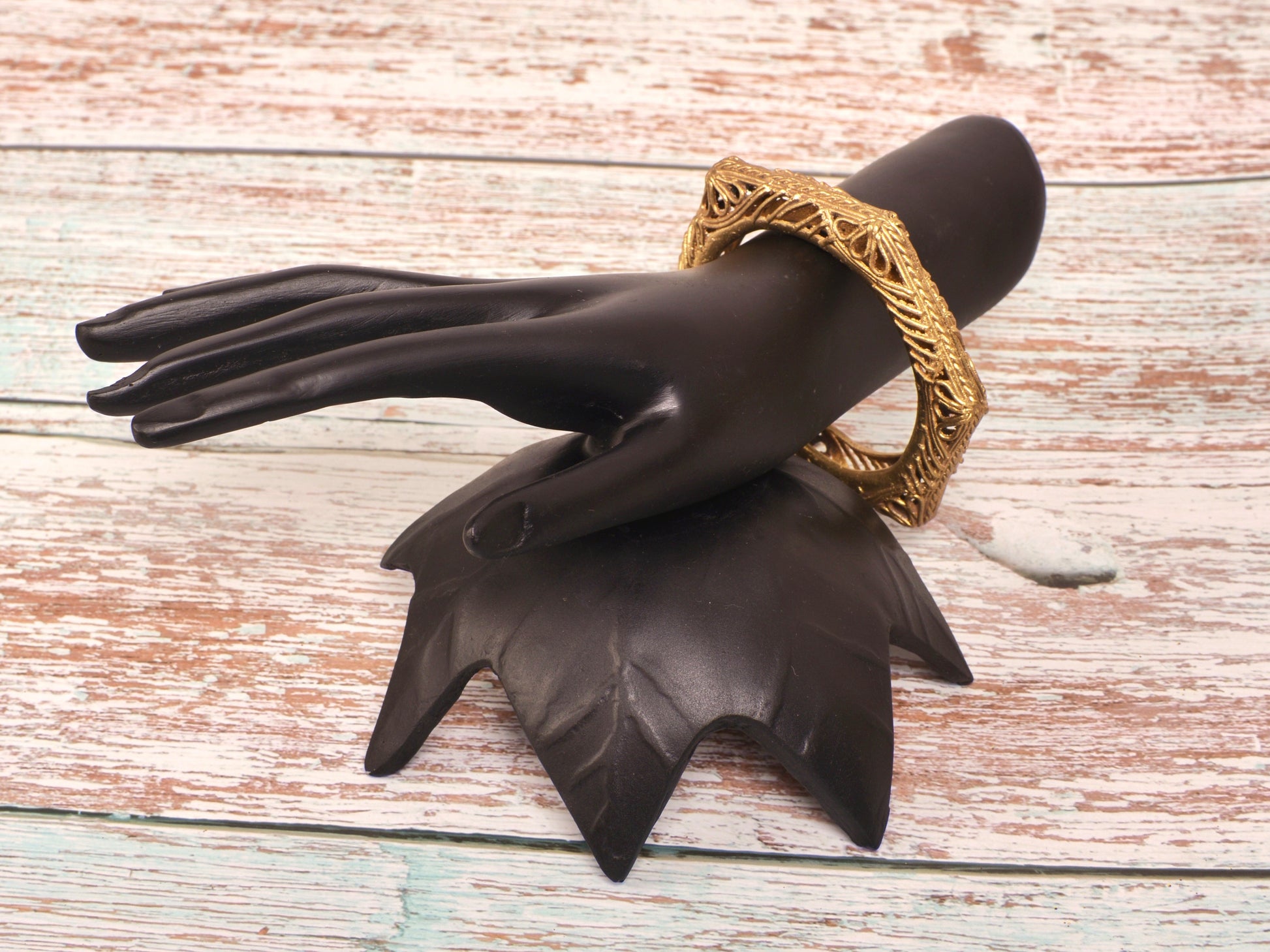 Bhuvi Dokra Jewellery Bangle