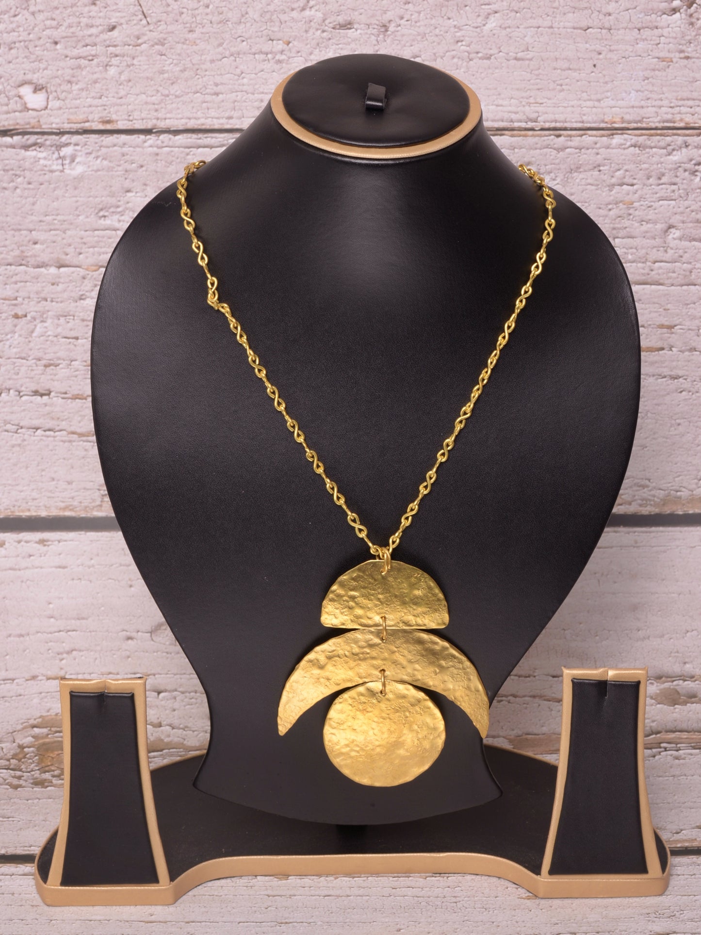 Harshita Contemporary Dokra Necklace