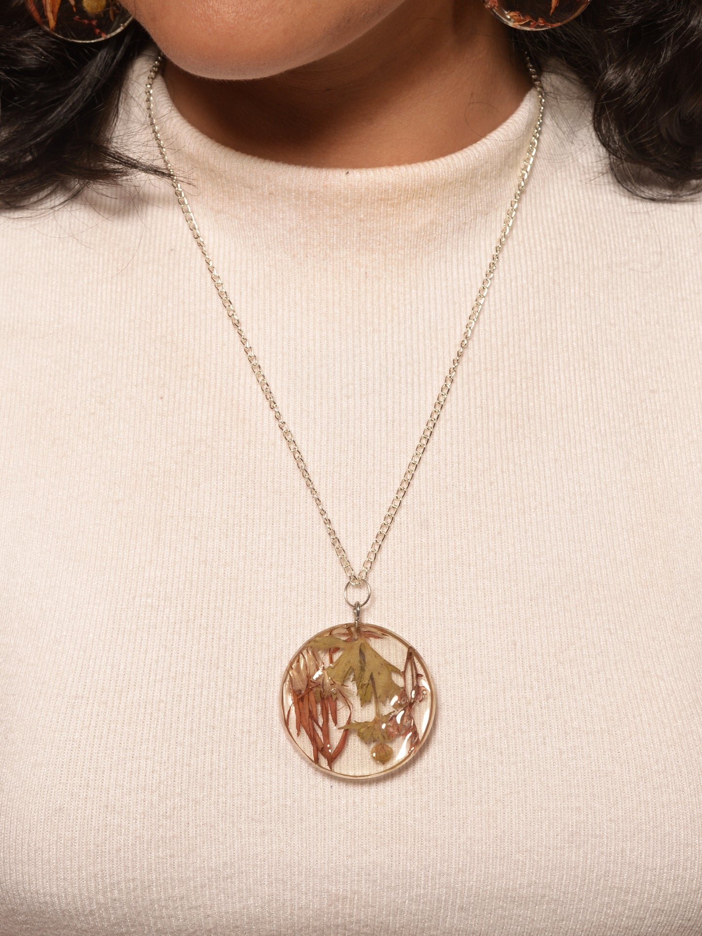 Mia Resin Pendant & Earrings set