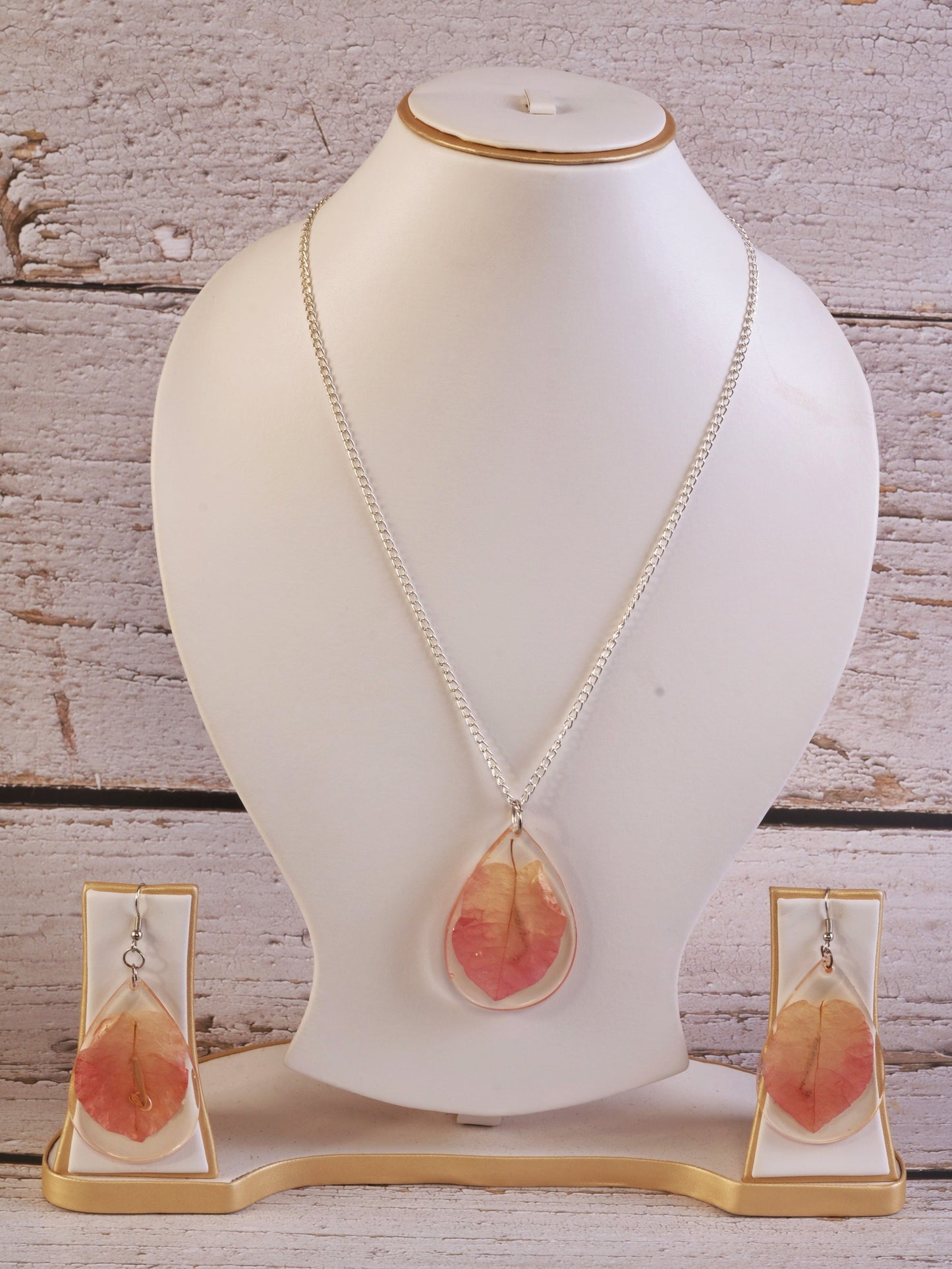 Evelyn Resin Pendant & Earrings set