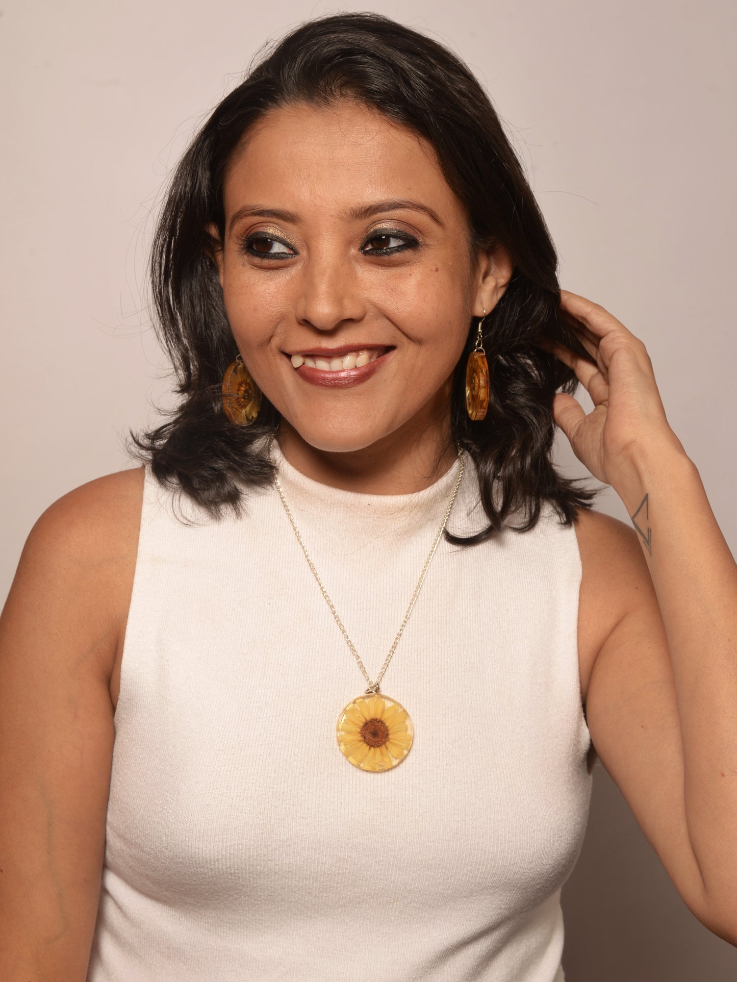 Maria Resin Pendant & Earrings set