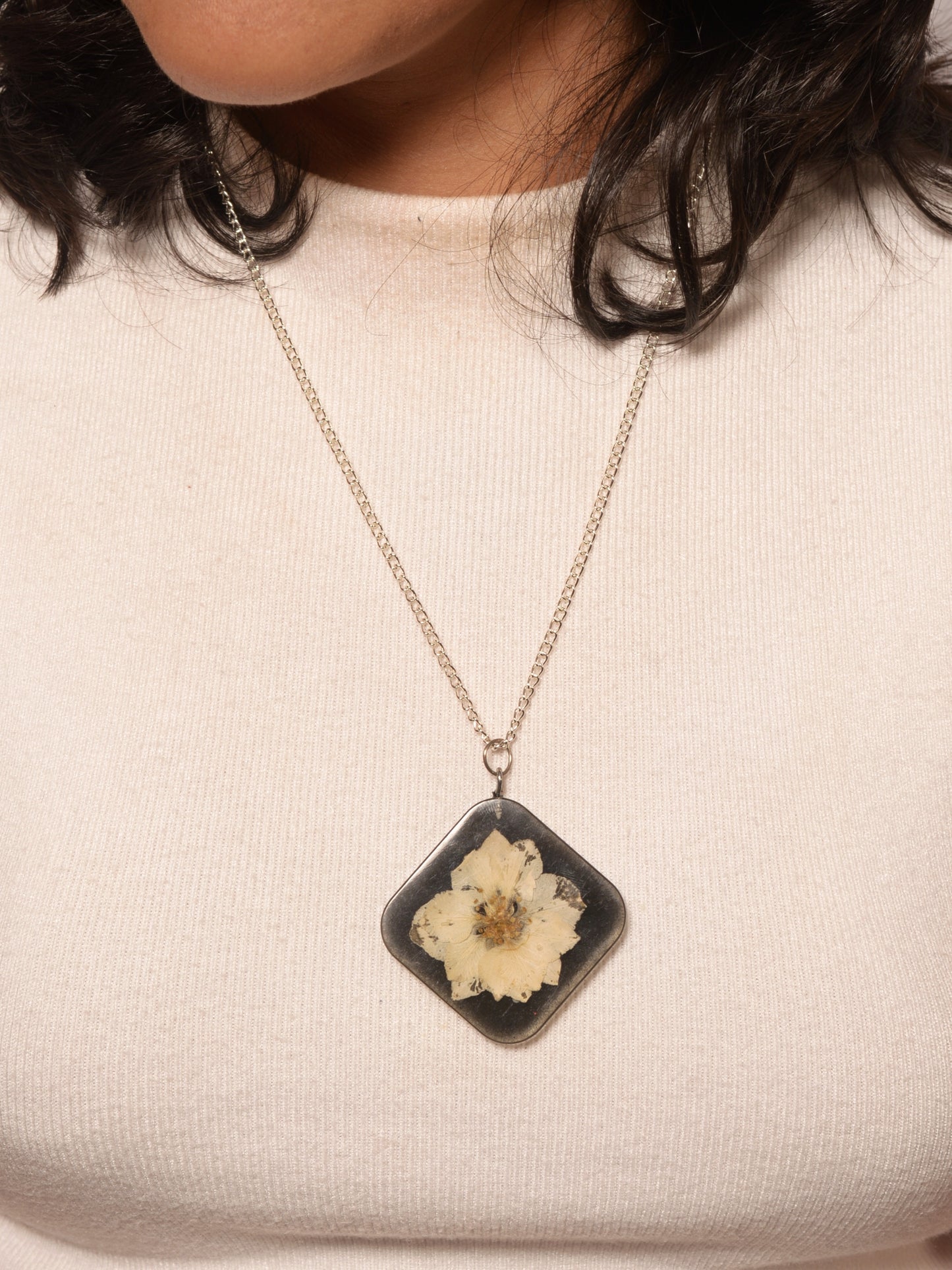 Sophia Resin Pendant & Earrings set