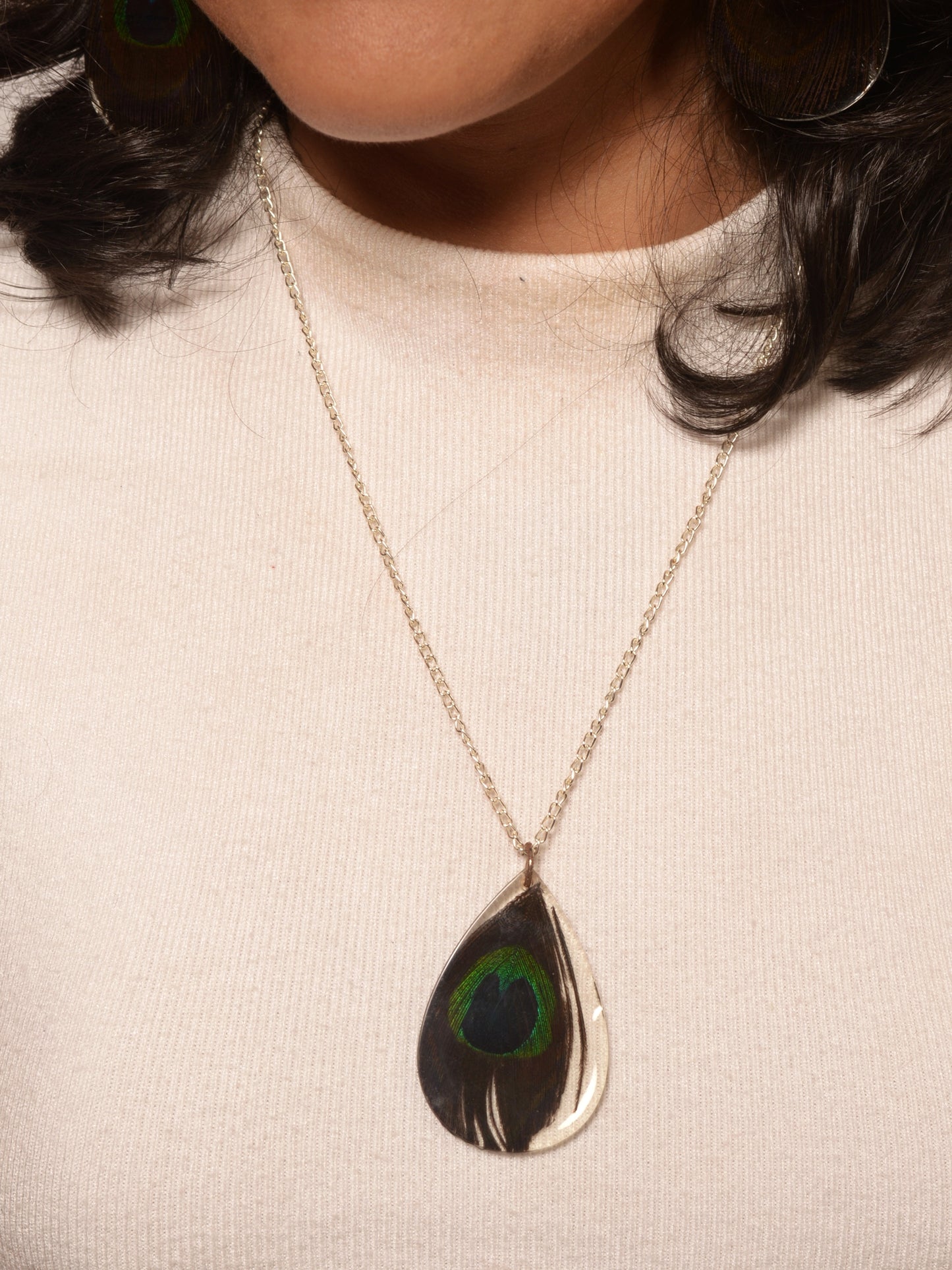 Jennifer Resin Pendant & Earrings set