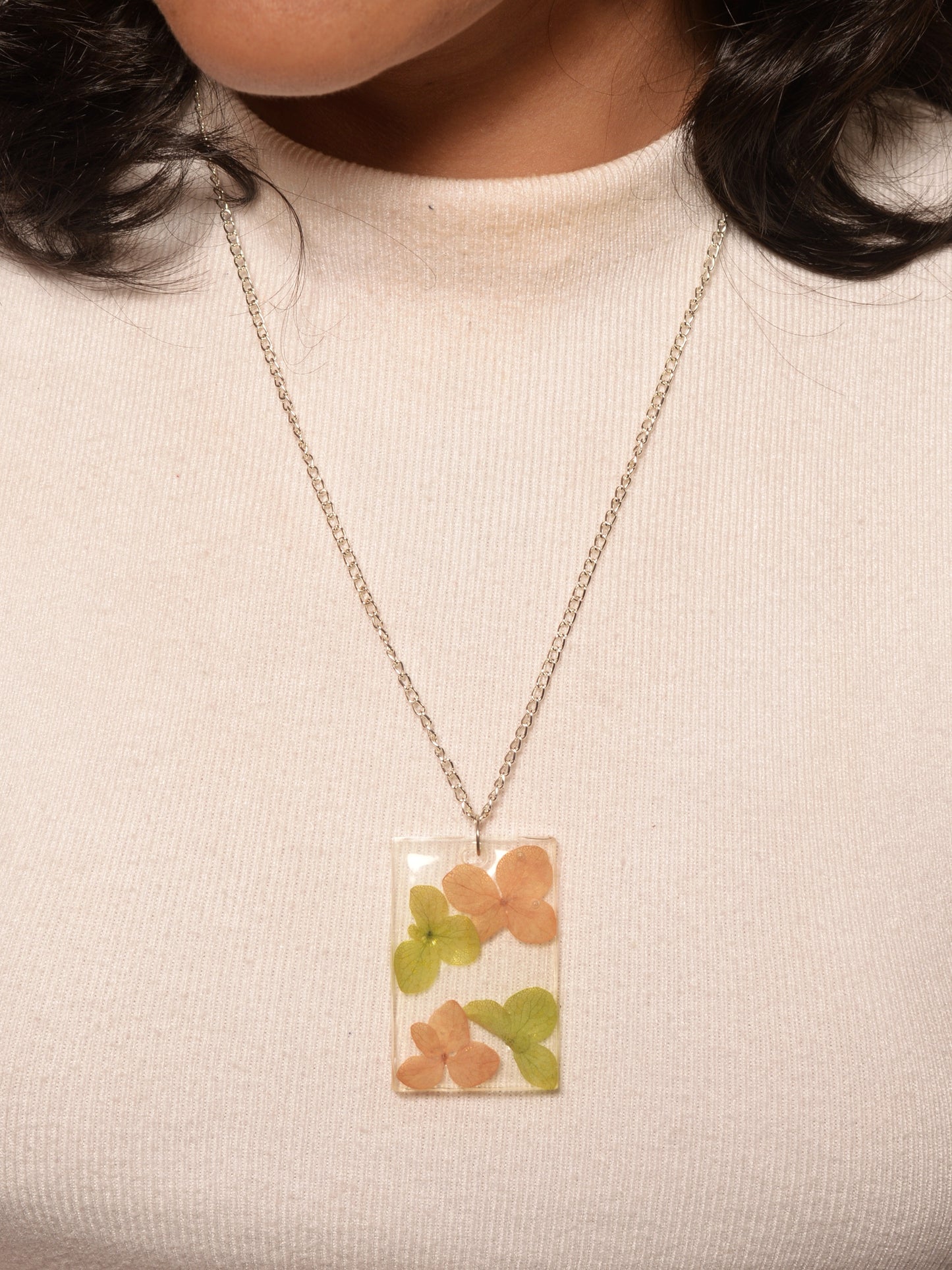 Dorothy Resin Pendant & Earrings set