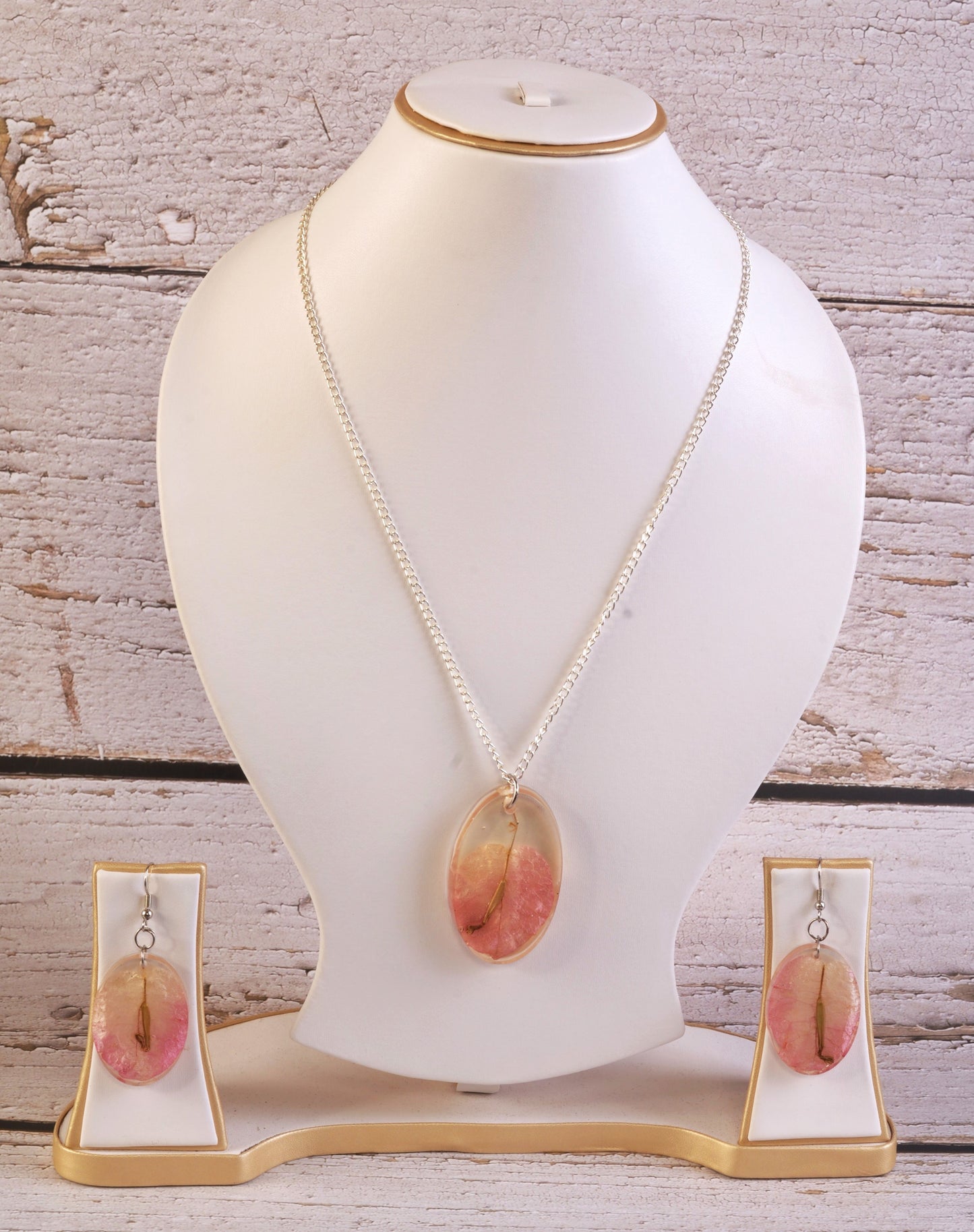 Linda Resin Pendant & Earrings set
