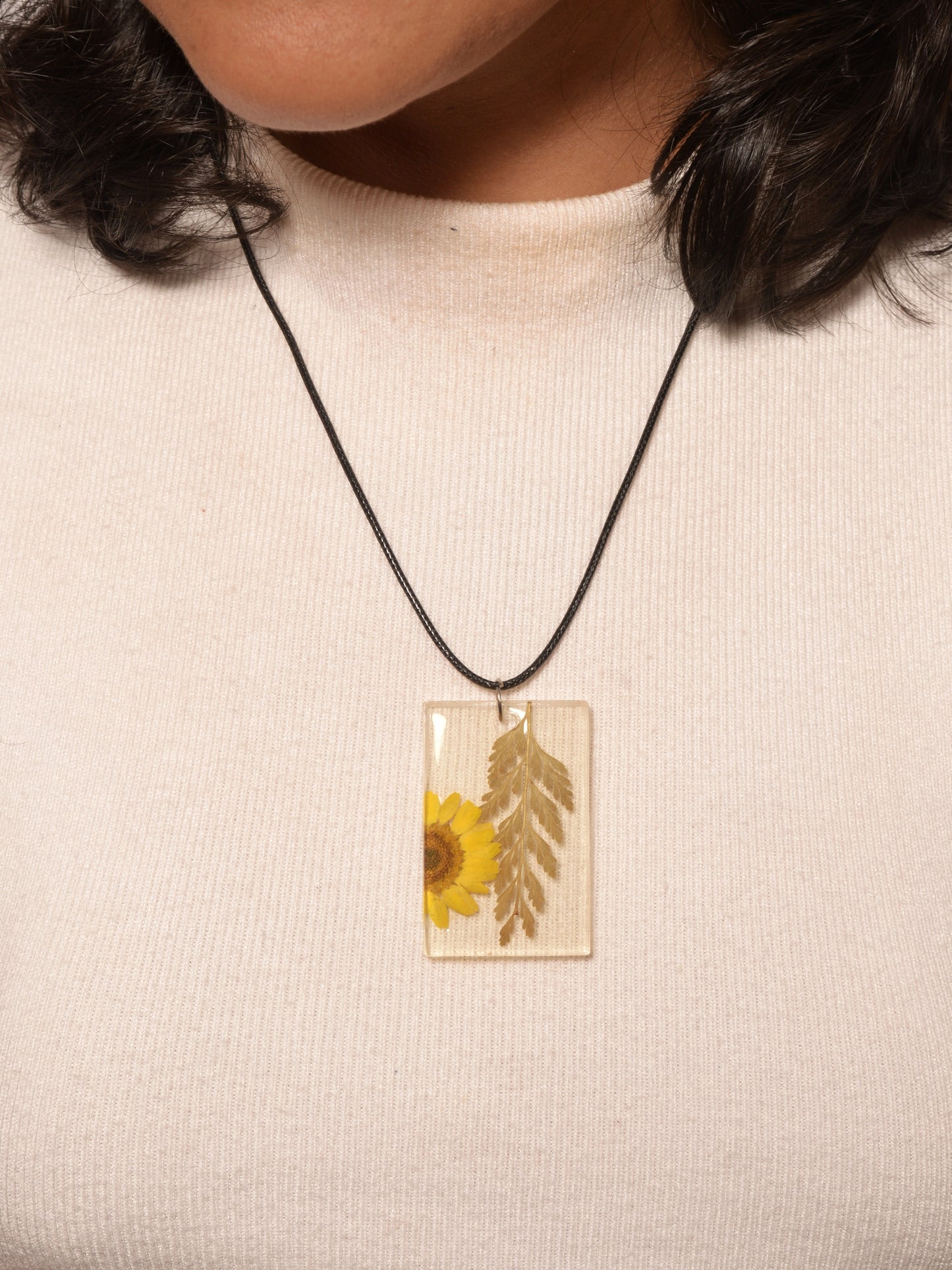Kim Resin Pendant & Earrings set