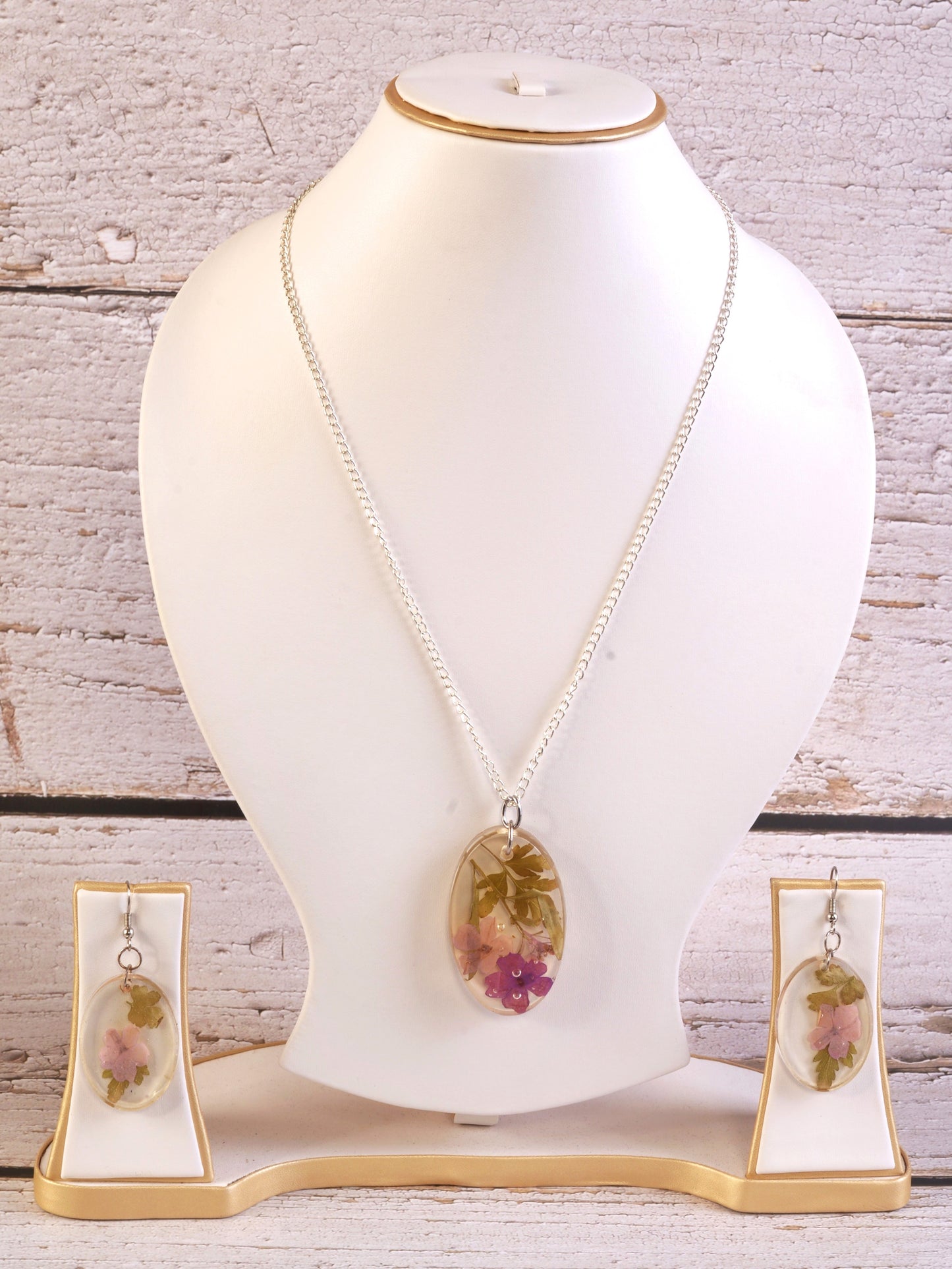 Susan Resin Pendant & Earrings set
