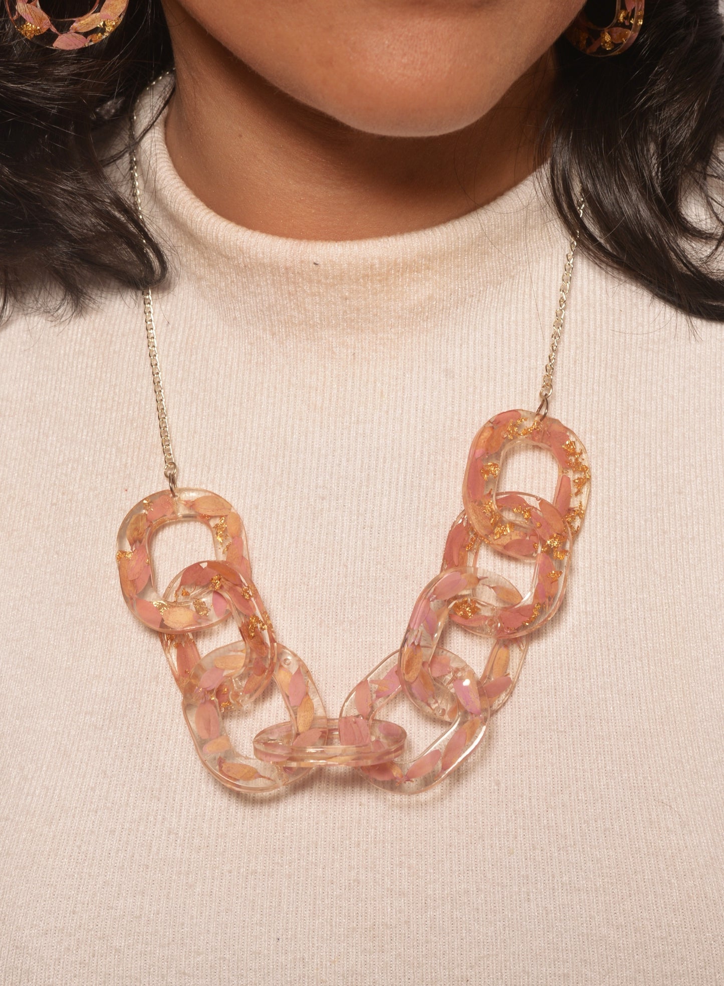 Dona Resin Pendant & Earrings set