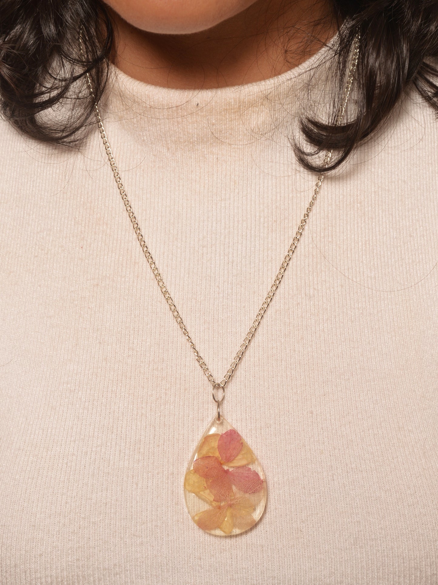 Cynthia Resin Pendant & Earrings set