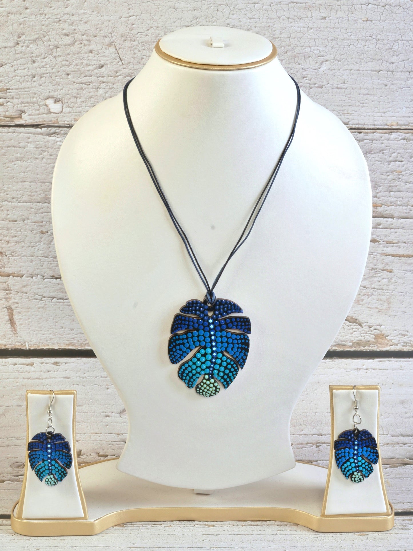 Imara Mandala Pendant & Earrings set