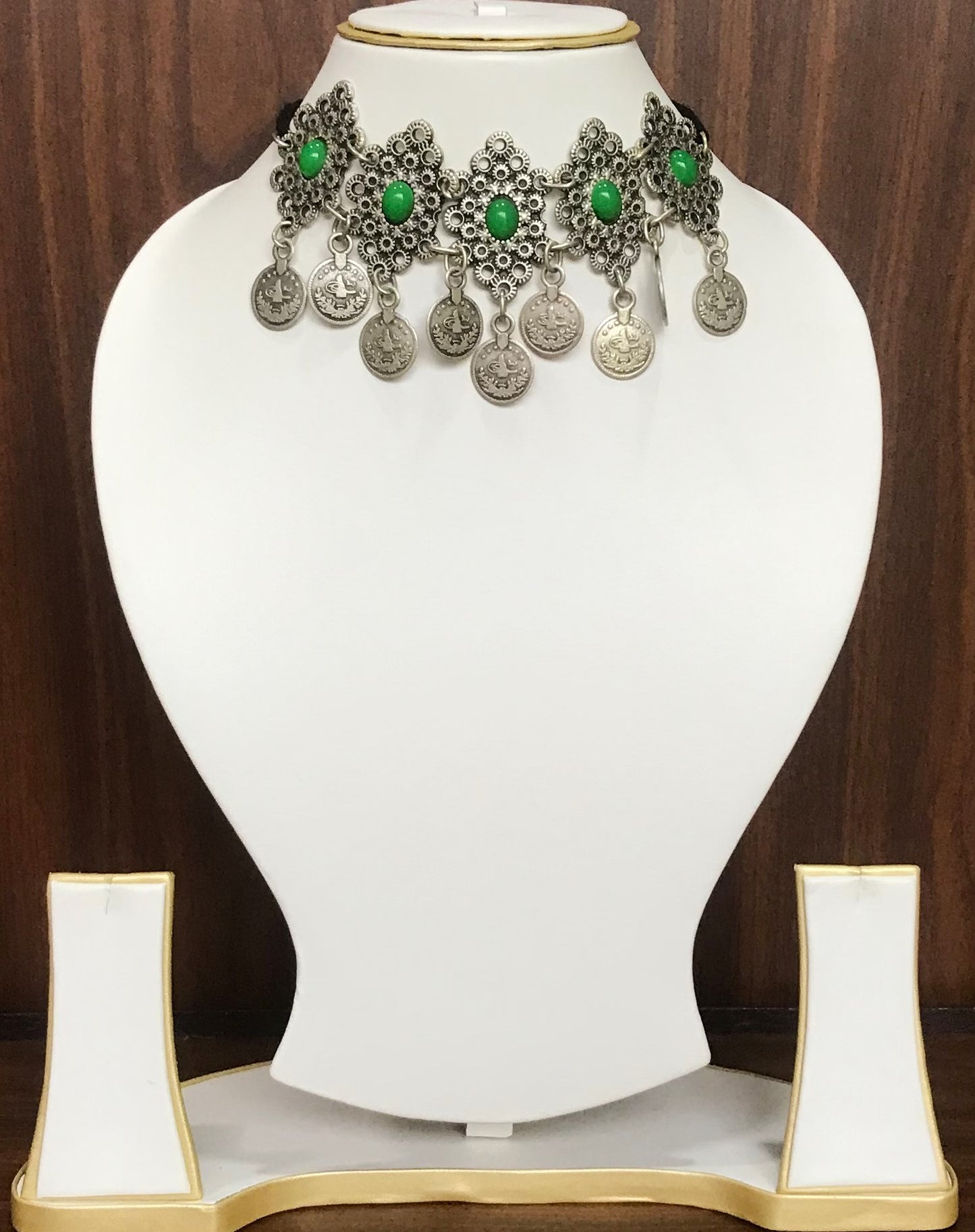 Dilbar Turkmeni Choker