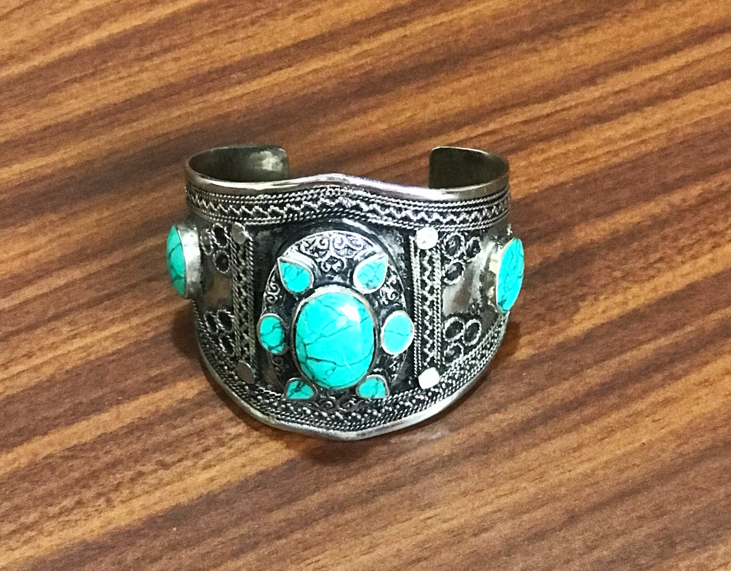 Elmira Turkmeni Handcuff
