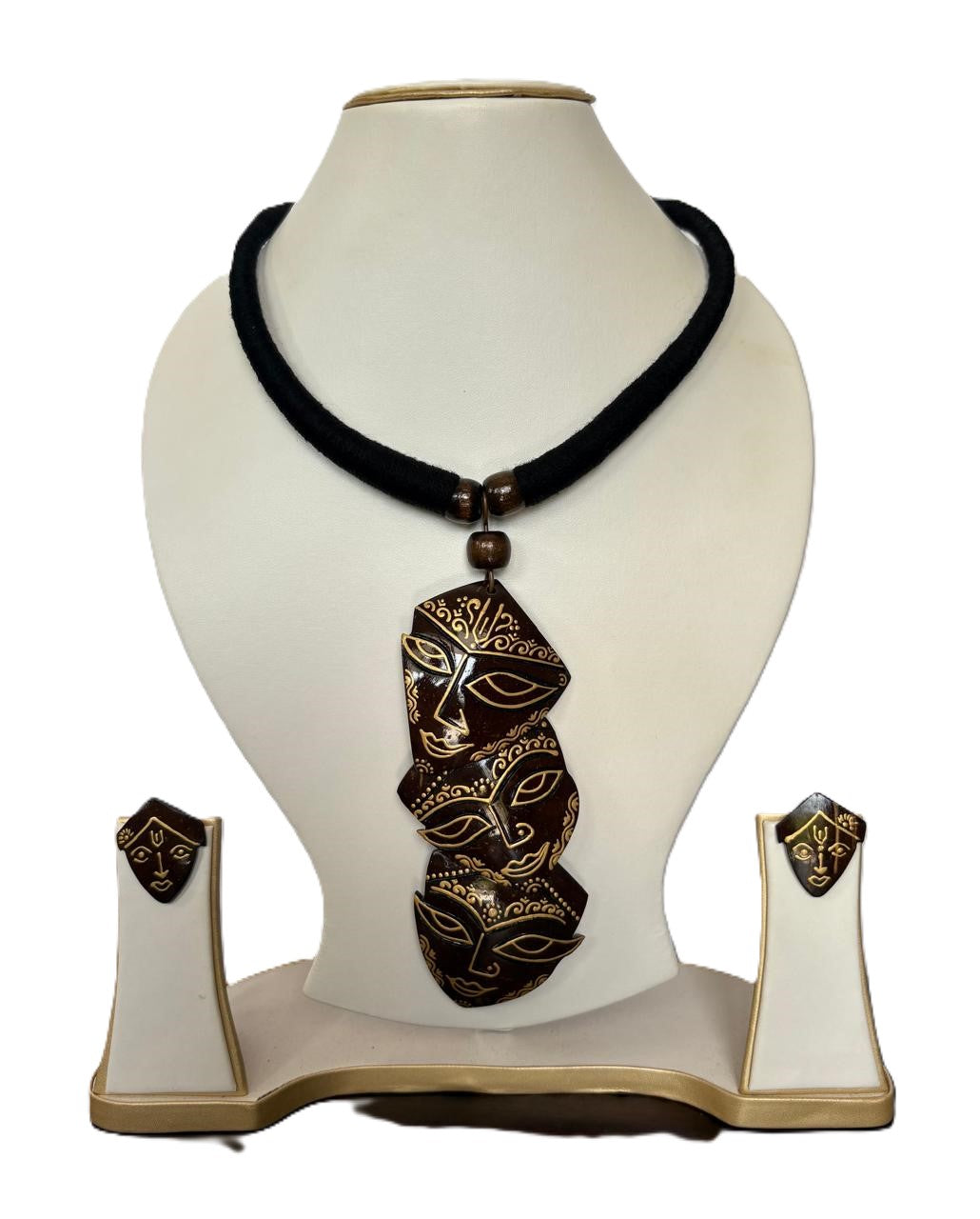 Shree Durga Coco Shell Necklace & Earring set