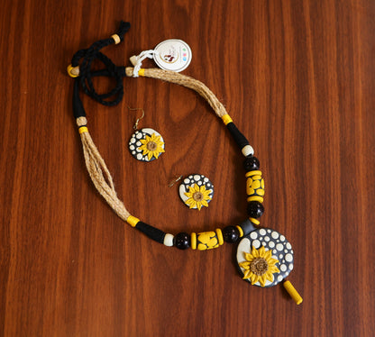 Nirvi Poly Ceramic Necklace & Earring set