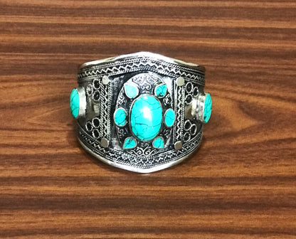 Elmira Turkmeni Handcuff