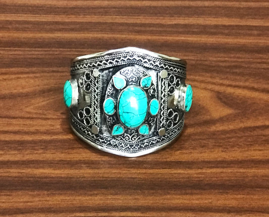 Elmira Turkmeni Handcuff