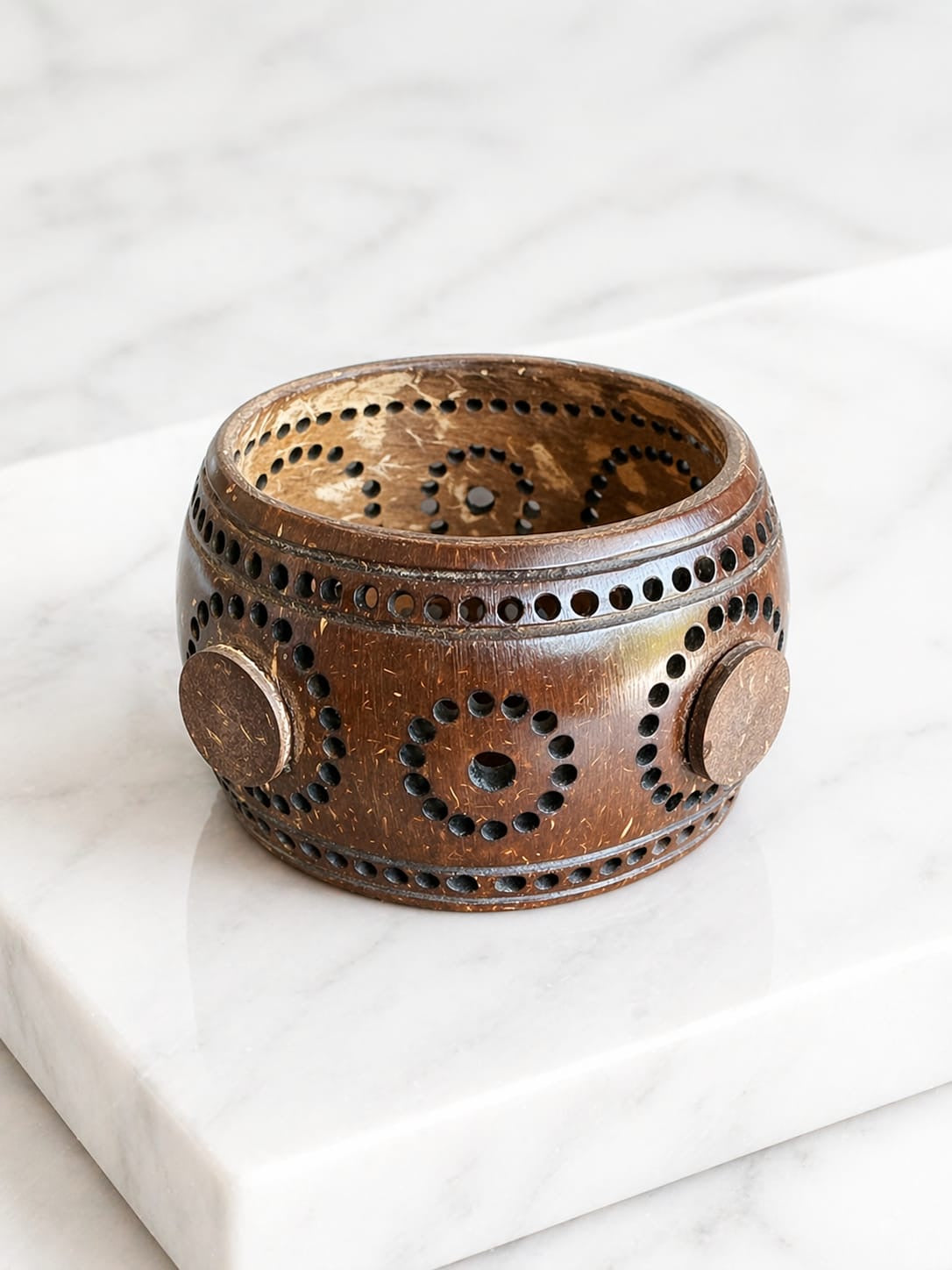 Driti Coco Shell Bangle
