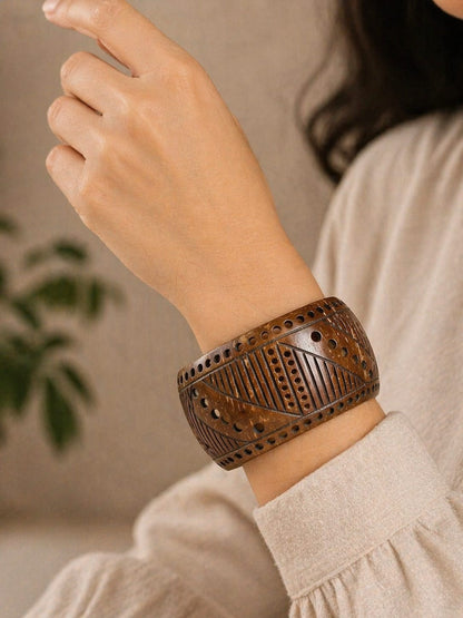 Savi Coco Shell Bangle