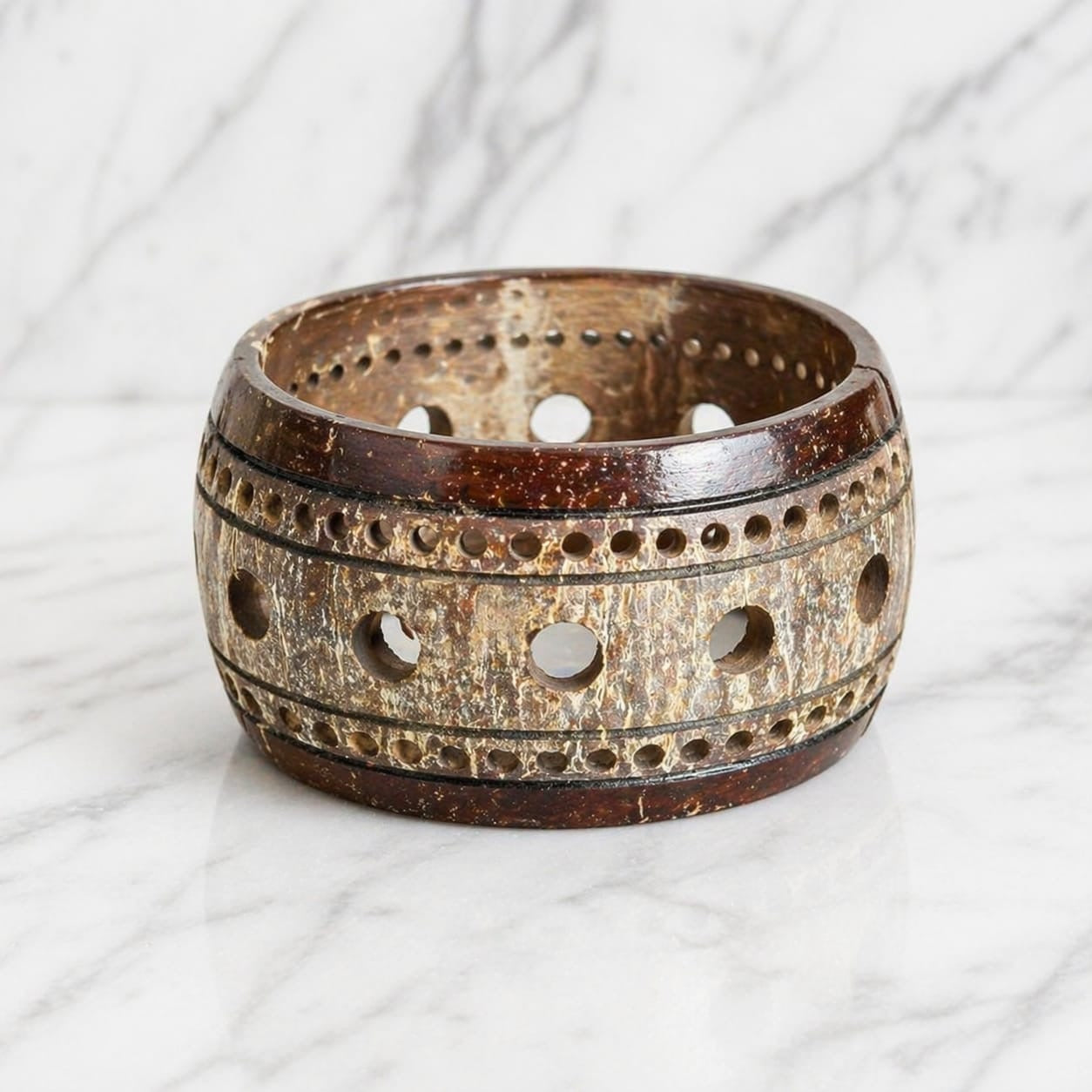Miraan Coco Shell Bangle