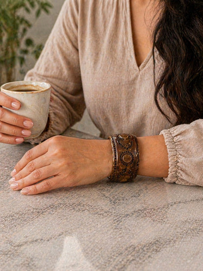Driti Coco Shell Bangle
