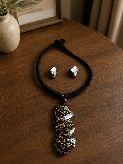 Shree Durga Coco Shell Necklace & Earring set
