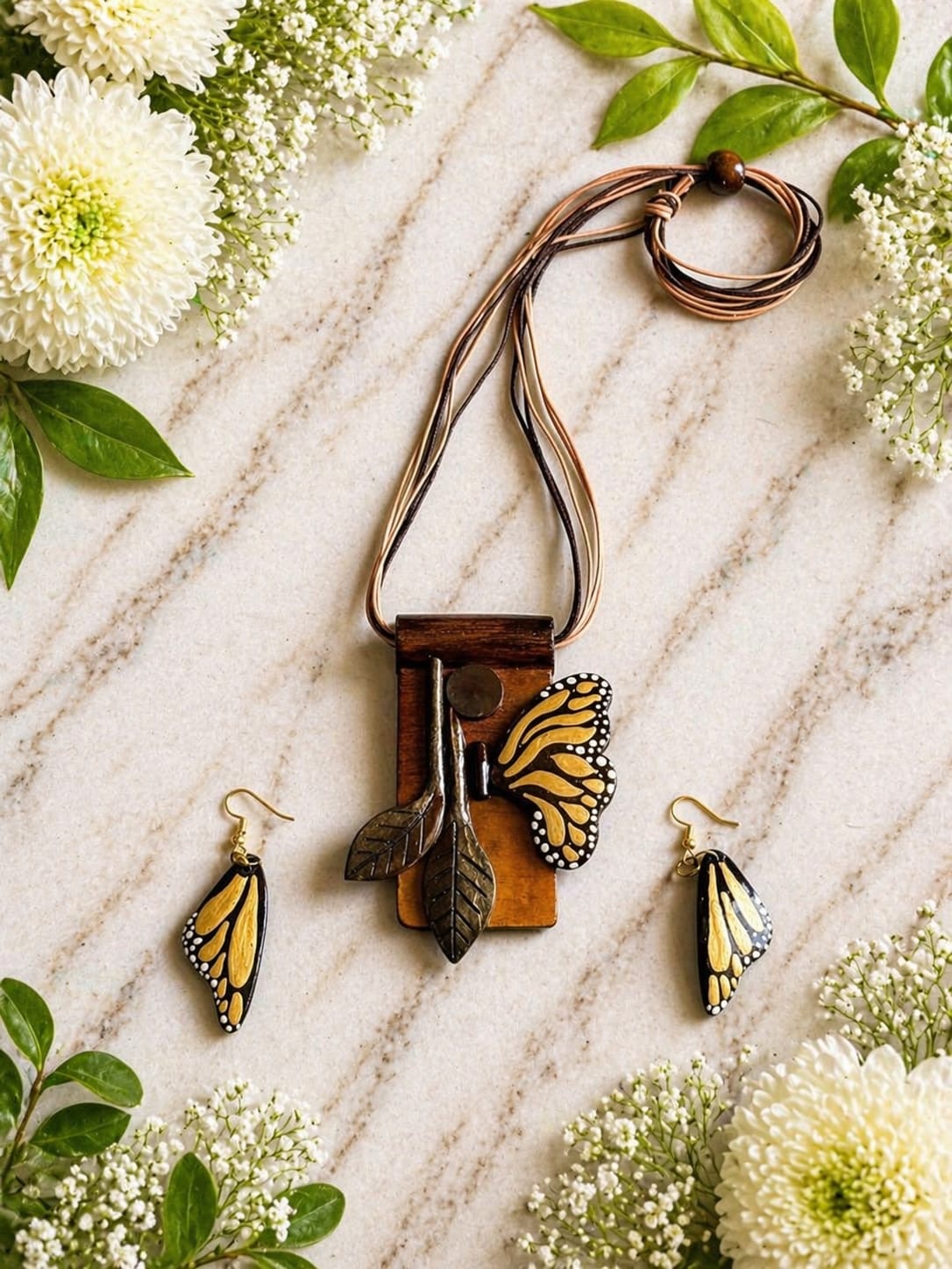 Navika Coco Shell Necklace & Earring set