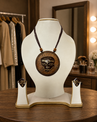 Janvika Durgaa Coco Shell Necklace & Earring set