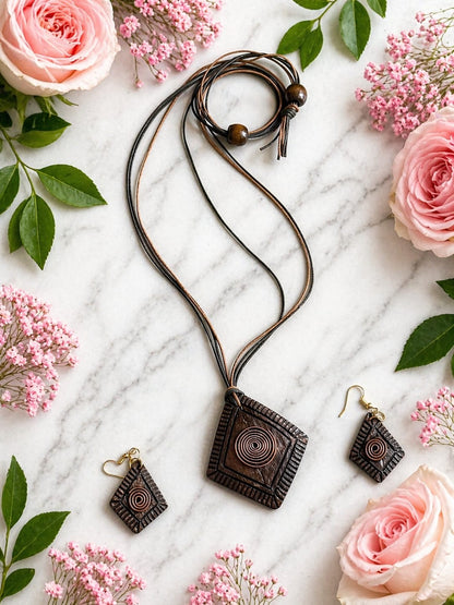 Siya Coco Shell Necklace & Earring set