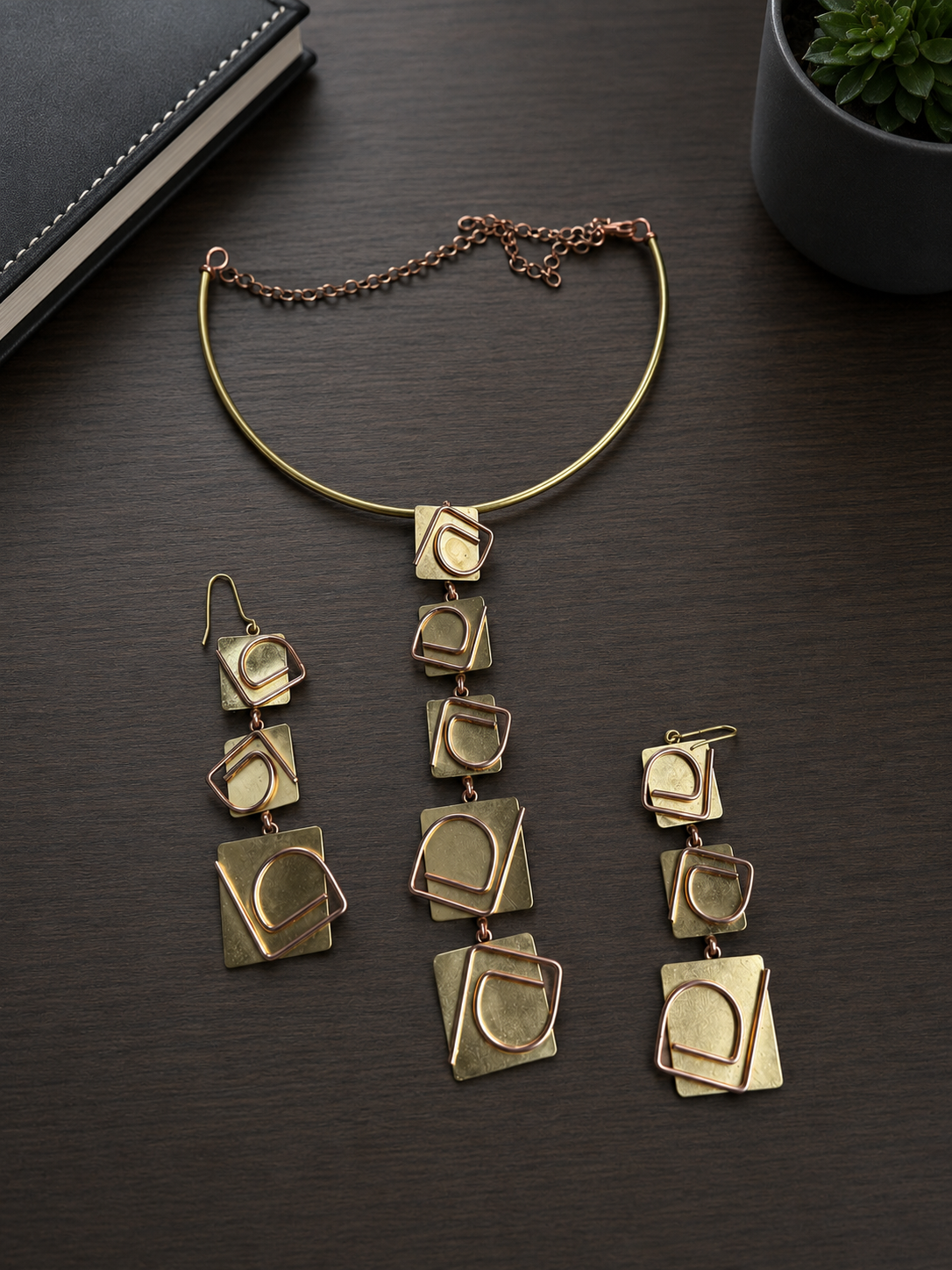 Siaraa Copper & Brass Necklace & Earring set