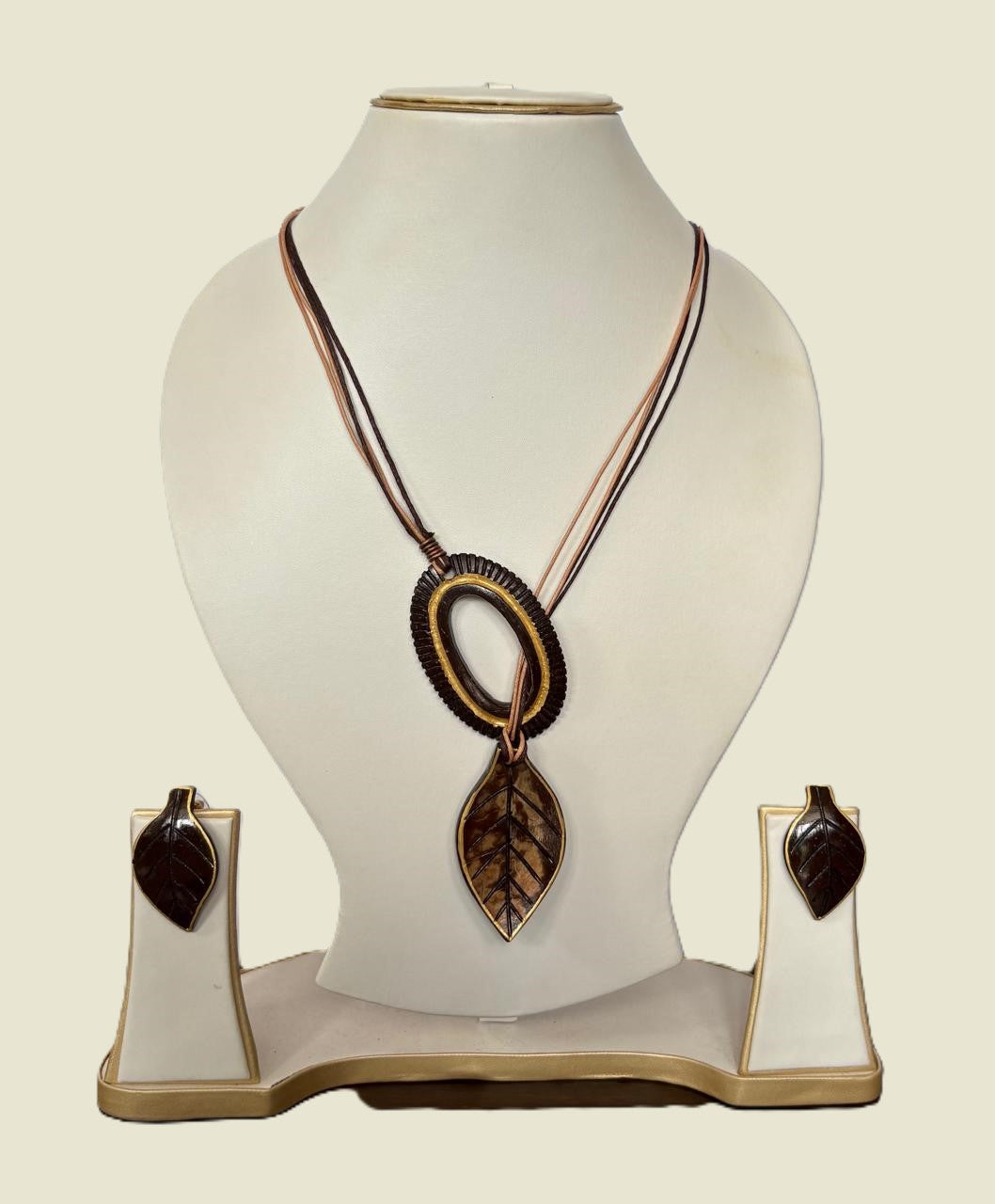 Luna Coco Shell Necklace & Earring set