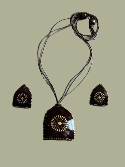 Trishika Coco Shell Necklace & Earring set