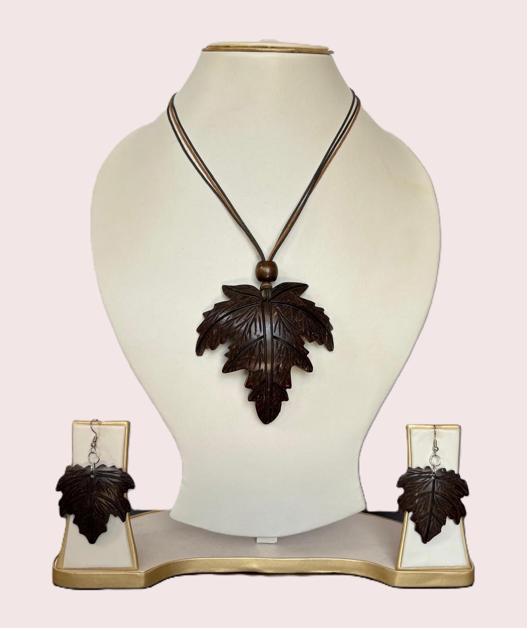 Sanaya Coco Shell Necklace & Earring set