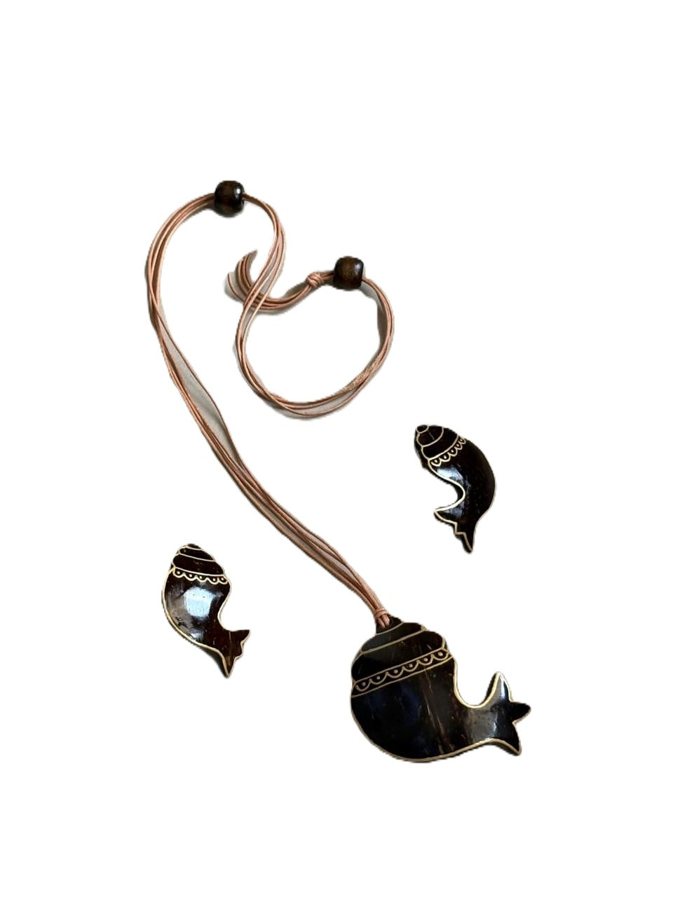 Nihira Coco Shell Necklace & Earring set