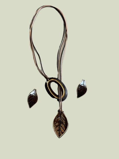 Luna Coco Shell Necklace & Earring set