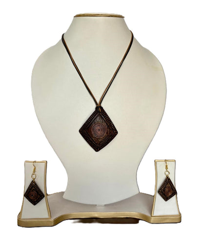 Siya Coco Shell Necklace & Earring set