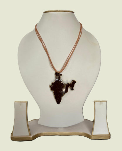 Shyla Coco Shell Pendant
