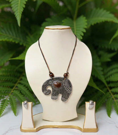 Samanvi Clay Necklace & Earring set