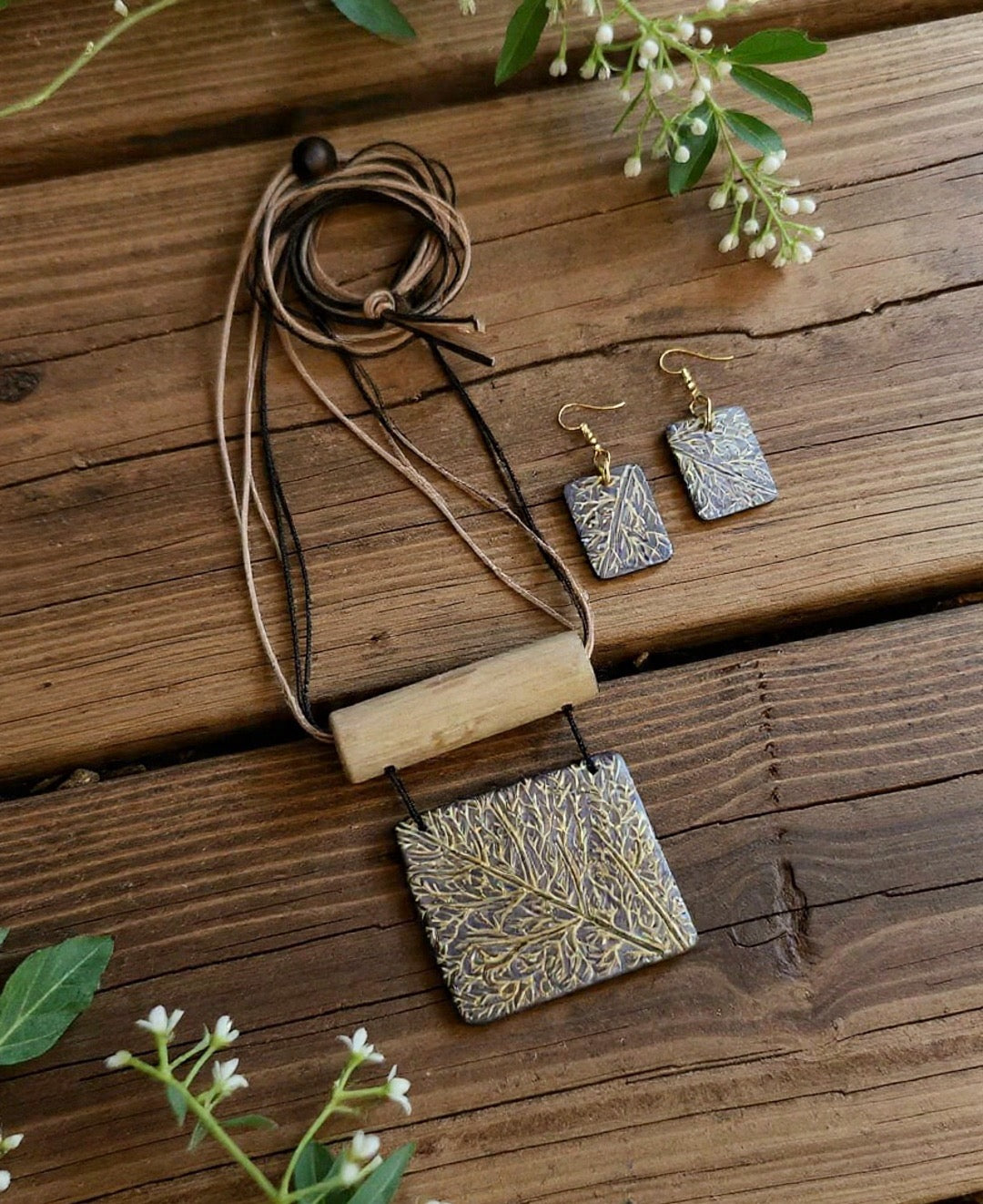 Dira Clay Necklace & Earring set