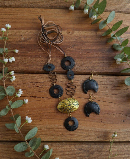 Jiyanshi Clay Necklace & Earring set