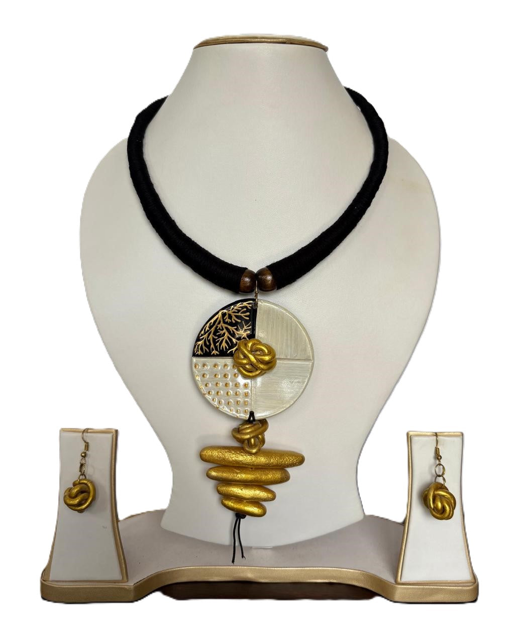 Dishani  Clay Necklace & Earring set