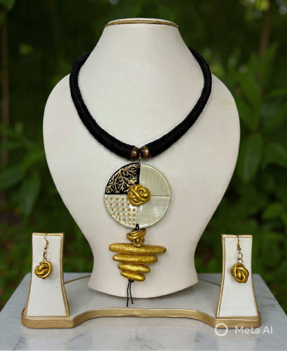 Dishani  Clay Necklace & Earring set