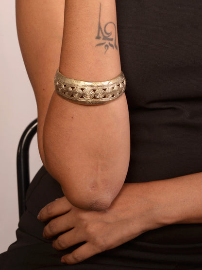 Bhuvi Dokra Bangle