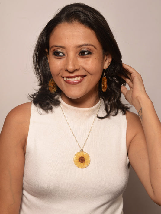 Maria Resin Pendant & Earrings set