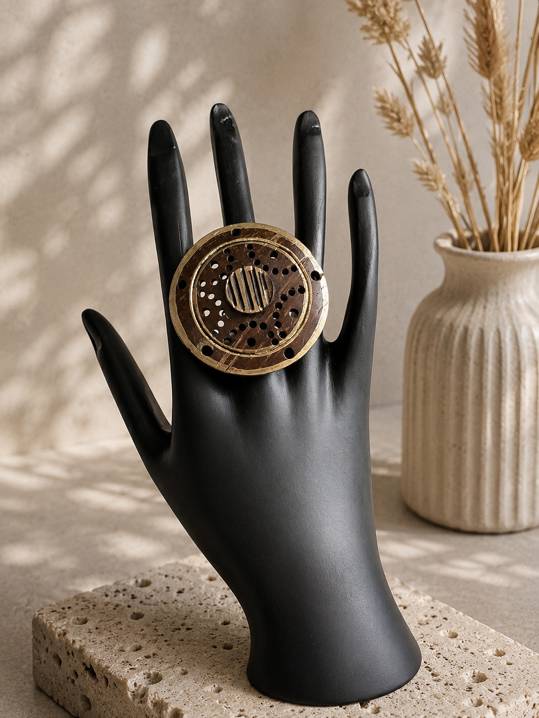 Jazzlyn Coco Shell Finger Ring